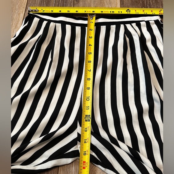 🛍️asos 100% Polyester soft striped pants with side zipper Size 8 excellent. - Picture 6 of 13